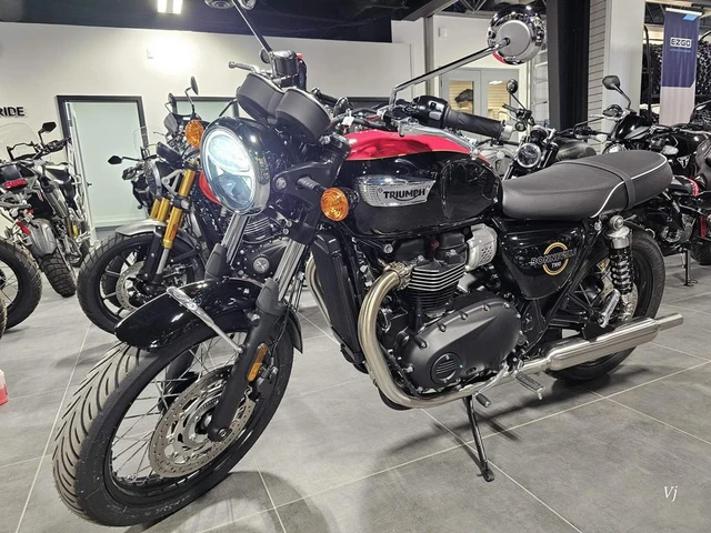 2026 Triumph, dovoz Kanada — foto 3 z 5