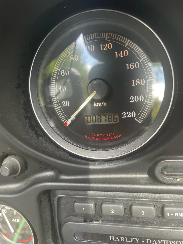 2003 Harley-Davidson, 8 700 km, dovoz Kanada — foto 4 z 5