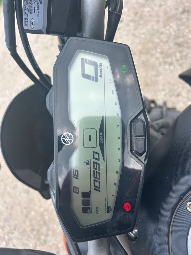 2015 Yamaha, 10 700 km, dovoz Kanada — foto 3 z 3