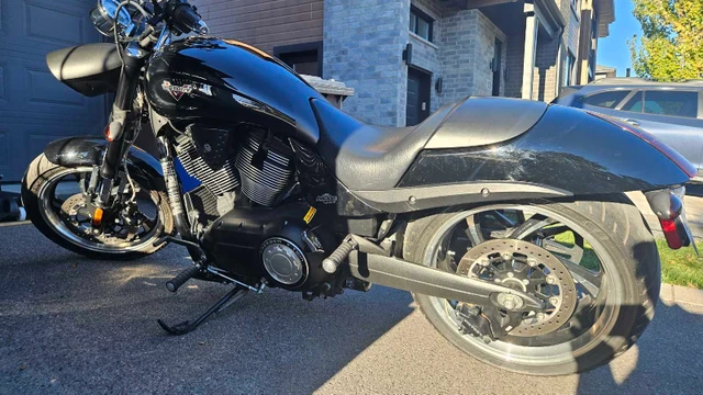 2015 Victory, 23 000 km, dovoz Kanada — foto 4 z 5
