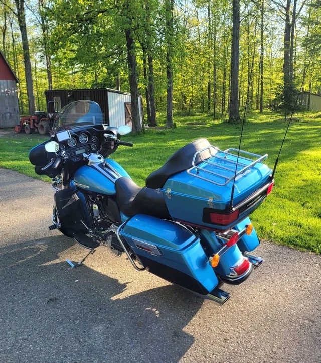 2011 Harley-Davidson, 23 500 km, dovoz Kanada — foto 2 z 5