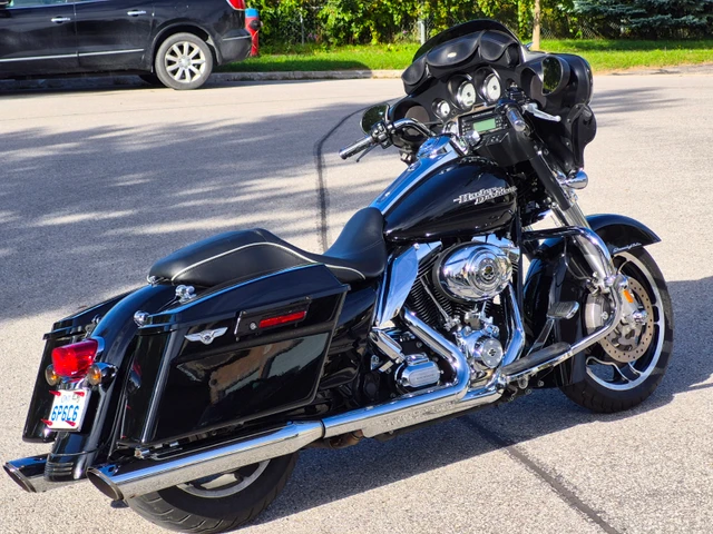 2013 Harley-Davidson, 32 000 km, dovoz Kanada — foto 2 z 5