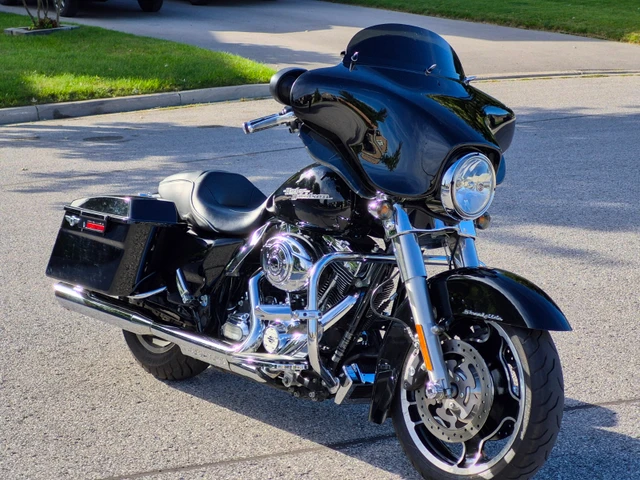 2013 Harley-Davidson, 32 000 km, dovoz Kanada — foto 5 z 5