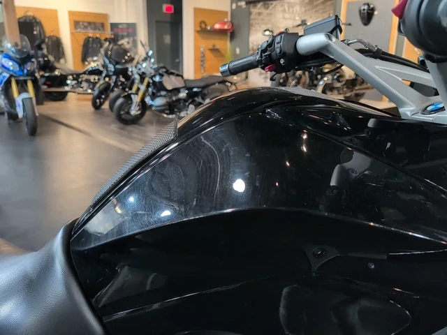 2022 BMW, černá, 55 585 km, dovoz Kanada — foto 4 z 5