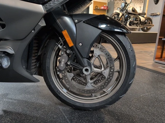 2022 BMW, černá, 55 585 km, dovoz Kanada — foto 5 z 5