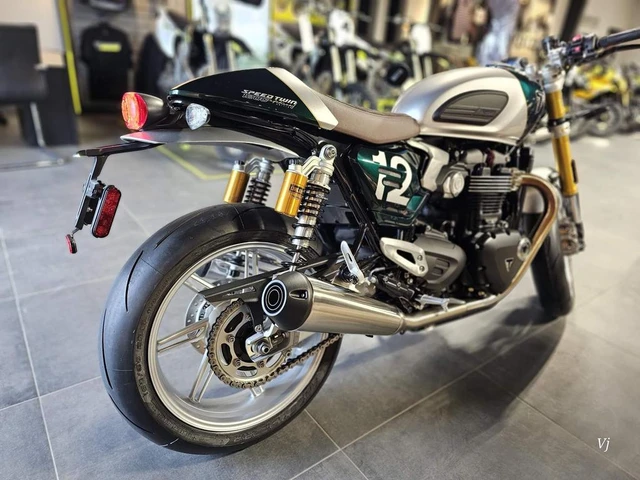 2027 Triumph, 1 km, dovoz Kanada — foto 3 z 5