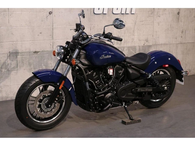 2025 Indian, dovoz Kanada — foto 2 z 5
