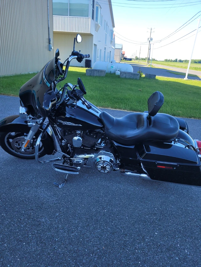 2009 Harley-Davidson, 66 205 km, dovoz Kanada — foto 3 z 5