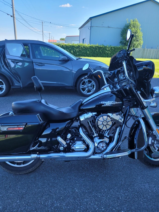 2009 Harley-Davidson, 66 205 km, dovoz Kanada — foto 5 z 5