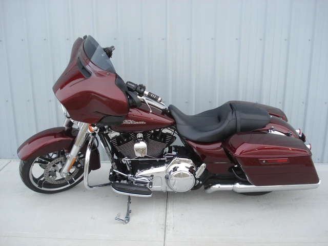 2015 Harley-Davidson, 32 518 km, dovoz Kanada — foto 3 z 5