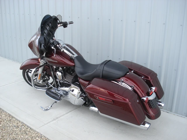 2015 Harley-Davidson, 32 518 km, dovoz Kanada — foto 4 z 5