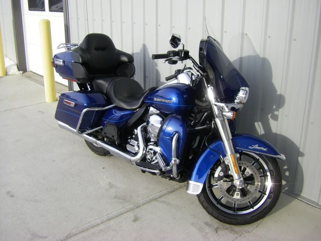 2015 Harley-Davidson, 35 082 km, dovoz Kanada — foto 2 z 5