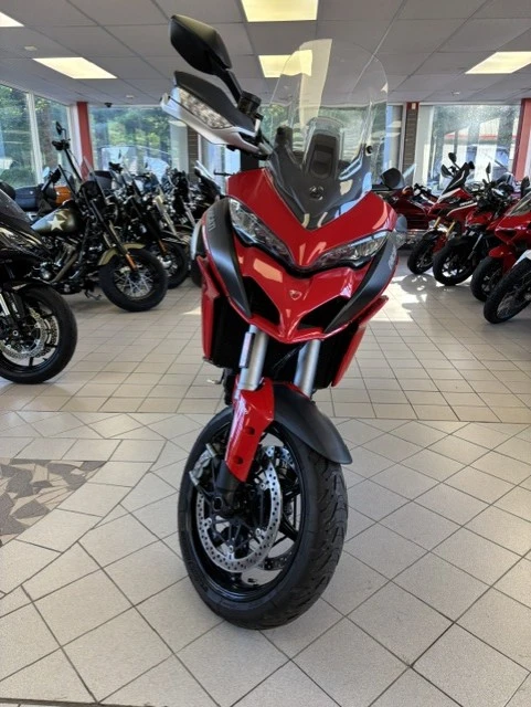 2015 Ducati, 26 500 km, dovoz Kanada — foto 2 z 5