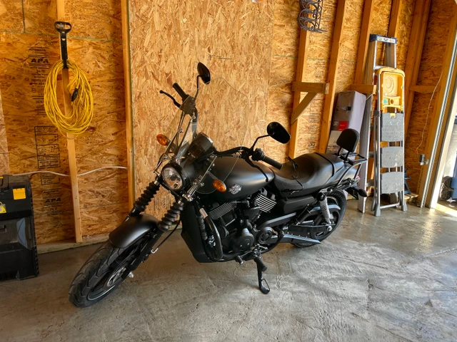 2015 Harley-Davidson, 8 800 km, dovoz Kanada — foto 2 z 2