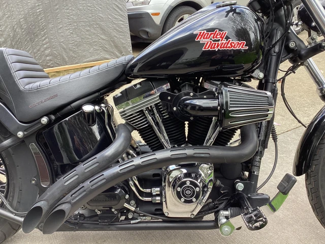 2011 Harley-Davidson, černá, 71 000 km, dovoz Kanada — foto 4 z 5
