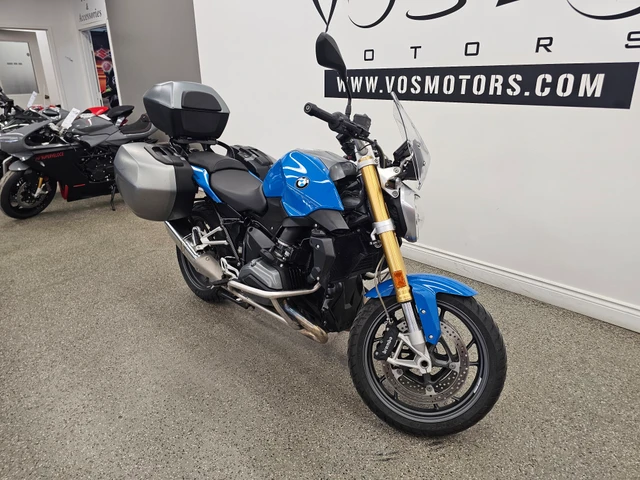 2016 BMW, 54 333 km, dovoz Kanada — foto 2 z 5