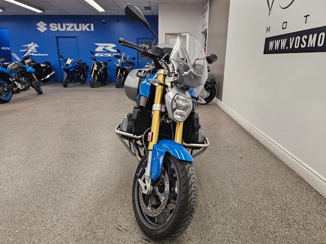 2016 BMW, 54 333 km, dovoz Kanada — foto 3 z 5