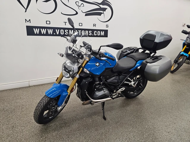 2016 BMW, 54 333 km, dovoz Kanada — foto 4 z 5