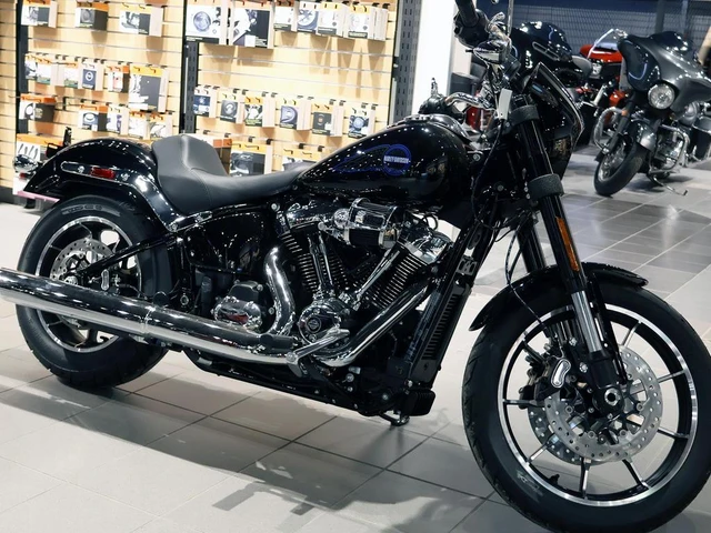 2026 Harley-Davidson, dovoz Kanada — foto 2 z 5