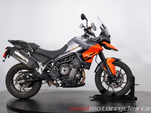 2023 Triumph, 20 204 km, dovoz Kanada — foto 2 z 5