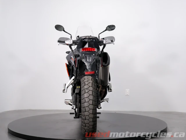 2023 Triumph, 20 204 km, dovoz Kanada — foto 4 z 5