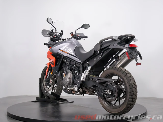 2023 Triumph, 20 204 km, dovoz Kanada — foto 5 z 5