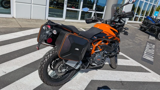 2024 KTM, 2 571 km, dovoz Kanada — foto 2 z 5