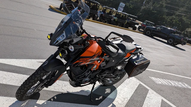 2024 KTM, 2 571 km, dovoz Kanada — foto 5 z 5