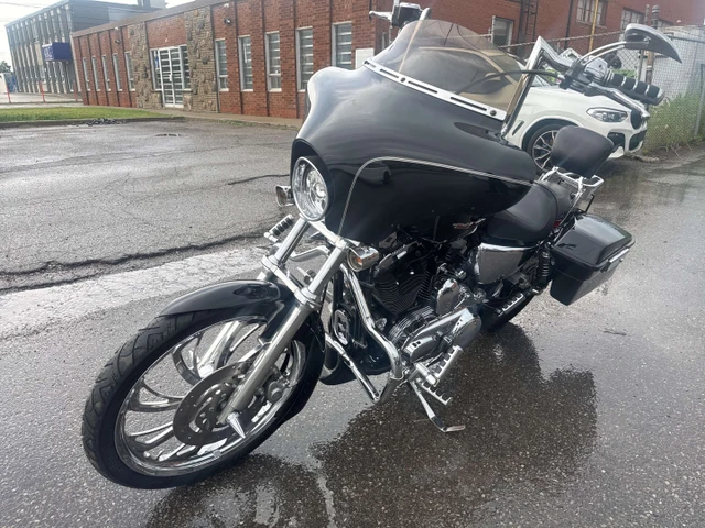 2005 Harley-Davidson, 25 366 km, dovoz Kanada — foto 3 z 5