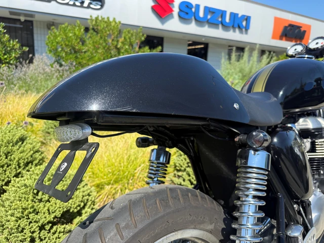 2015 Triumph, dovoz Kanada — foto 5 z 5