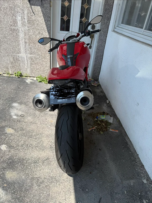 2011 Ducati, 28 000 km, dovoz Kanada — foto 4 z 5