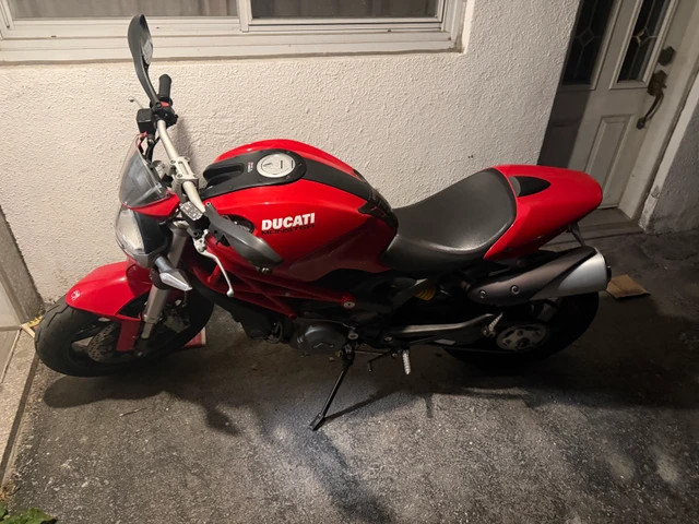 2011 Ducati, 28 000 km, dovoz Kanada — foto 5 z 5