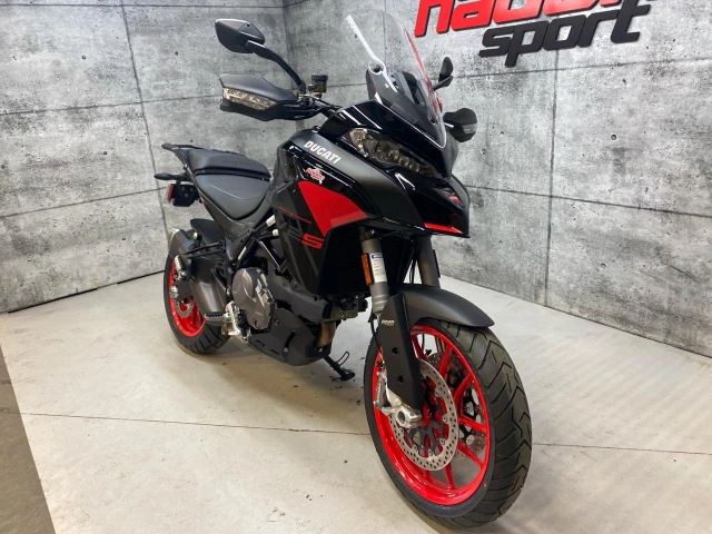 2024 Ducati, dovoz Kanada — foto 2 z 4