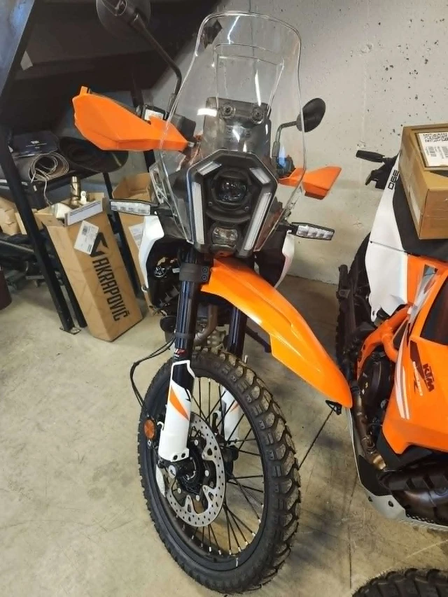 2026 KTM, dovoz Kanada — foto 2 z 3