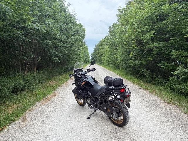 2024 Suzuki, 2 300 km, dovoz Kanada — foto 2 z 4