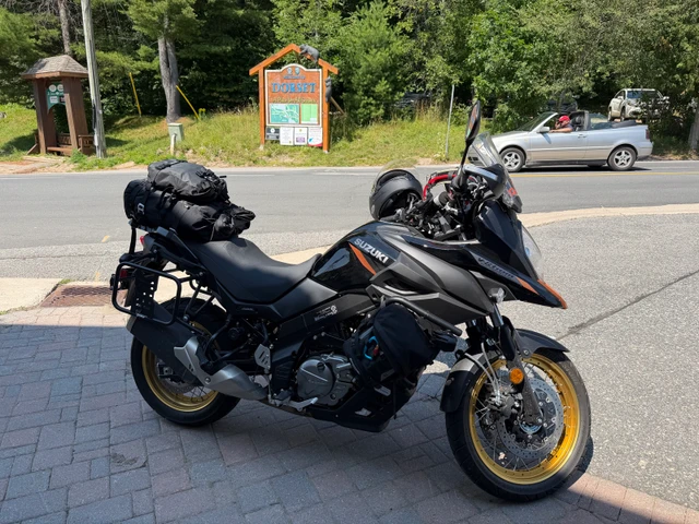 2024 Suzuki, 2 300 km, dovoz Kanada — foto 3 z 4