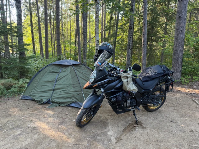 2024 Suzuki, 2 300 km, dovoz Kanada — foto 4 z 4