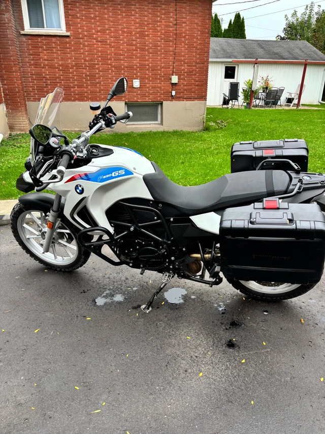 2008 BMW, 49 700 km, dovoz Kanada — foto 4 z 5