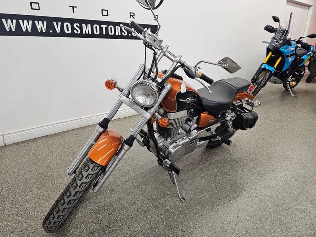 2014 Suzuki, 7 310 km, dovoz Kanada — foto 4 z 5