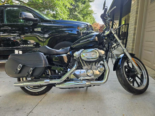 2017 Harley-Davidson, 6 400 km, dovoz Kanada — foto 1 z 3 2017 Harley-Davidson, 6 400 km, dovoz Kanada — foto 1 z 3