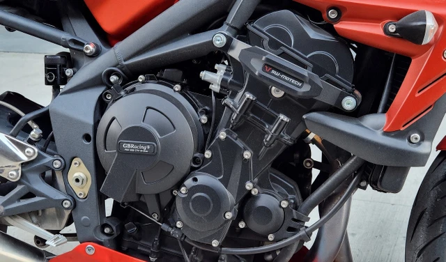 2009 Triumph, 28 000 km, dovoz Kanada — foto 3 z 5