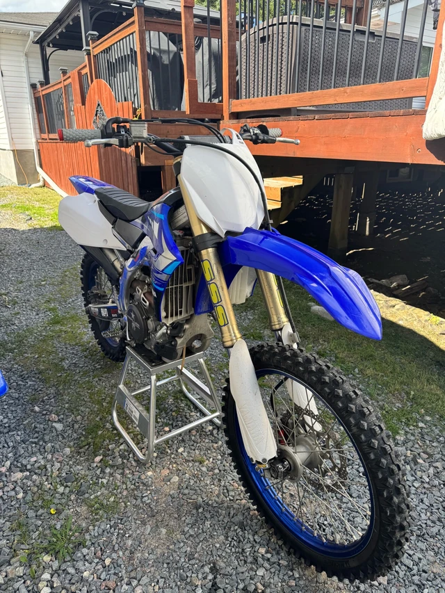 2020 yz450f, dovoz Kanada — foto 4 z 5