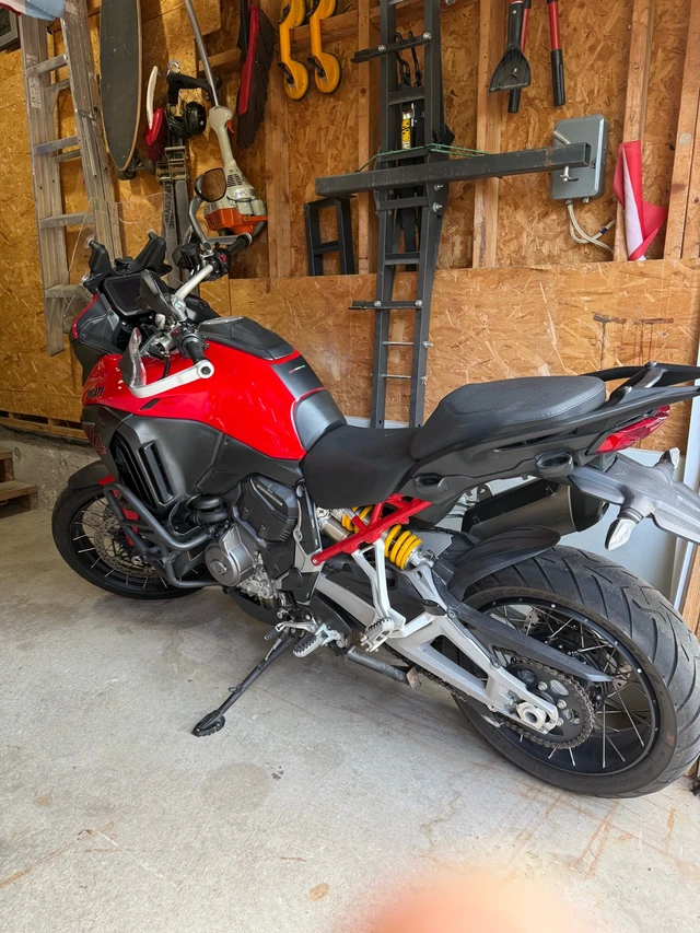 2021 Ducati, 17 300 km, dovoz Kanada — foto 4 z 4