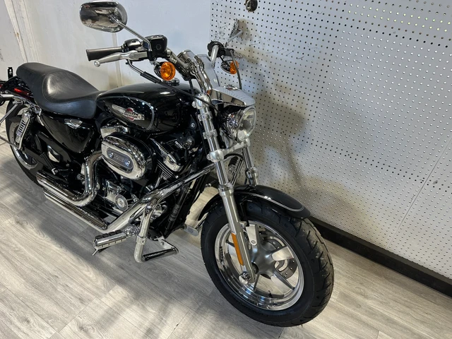 2012 Harley-Davidson, 27 624 km, dovoz Kanada — foto 5 z 5