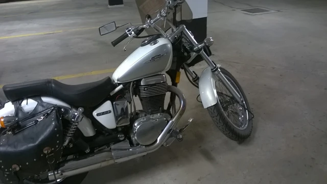 2009 Suzuki, 18 600 km, dovoz Kanada — foto 2 z 4