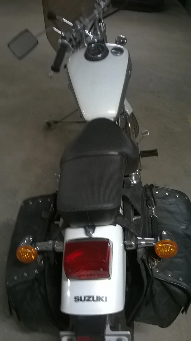 2009 Suzuki, 18 600 km, dovoz Kanada — foto 3 z 4