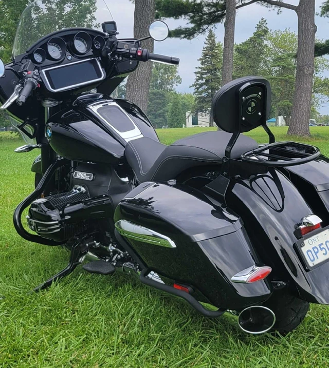 2022 BMW, 31 000 km, dovoz Kanada — foto 2 z 4