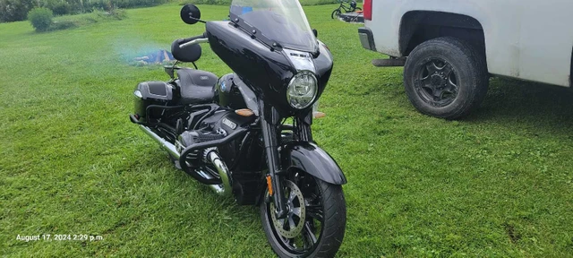 2022 BMW, 31 000 km, dovoz Kanada — foto 4 z 4