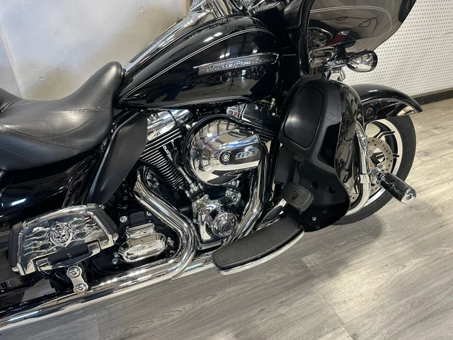 2016 Harley-Davidson, 27 201 km, dovoz Kanada — foto 3 z 5