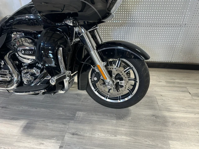 2016 Harley-Davidson, 27 201 km, dovoz Kanada — foto 4 z 5